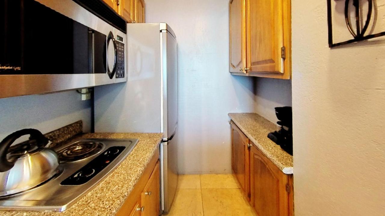 Castle 828 Oceanfront View With Balcony, Pool, Tennis, Beach Access And Free Parking! Miami Beach Exteriör bild